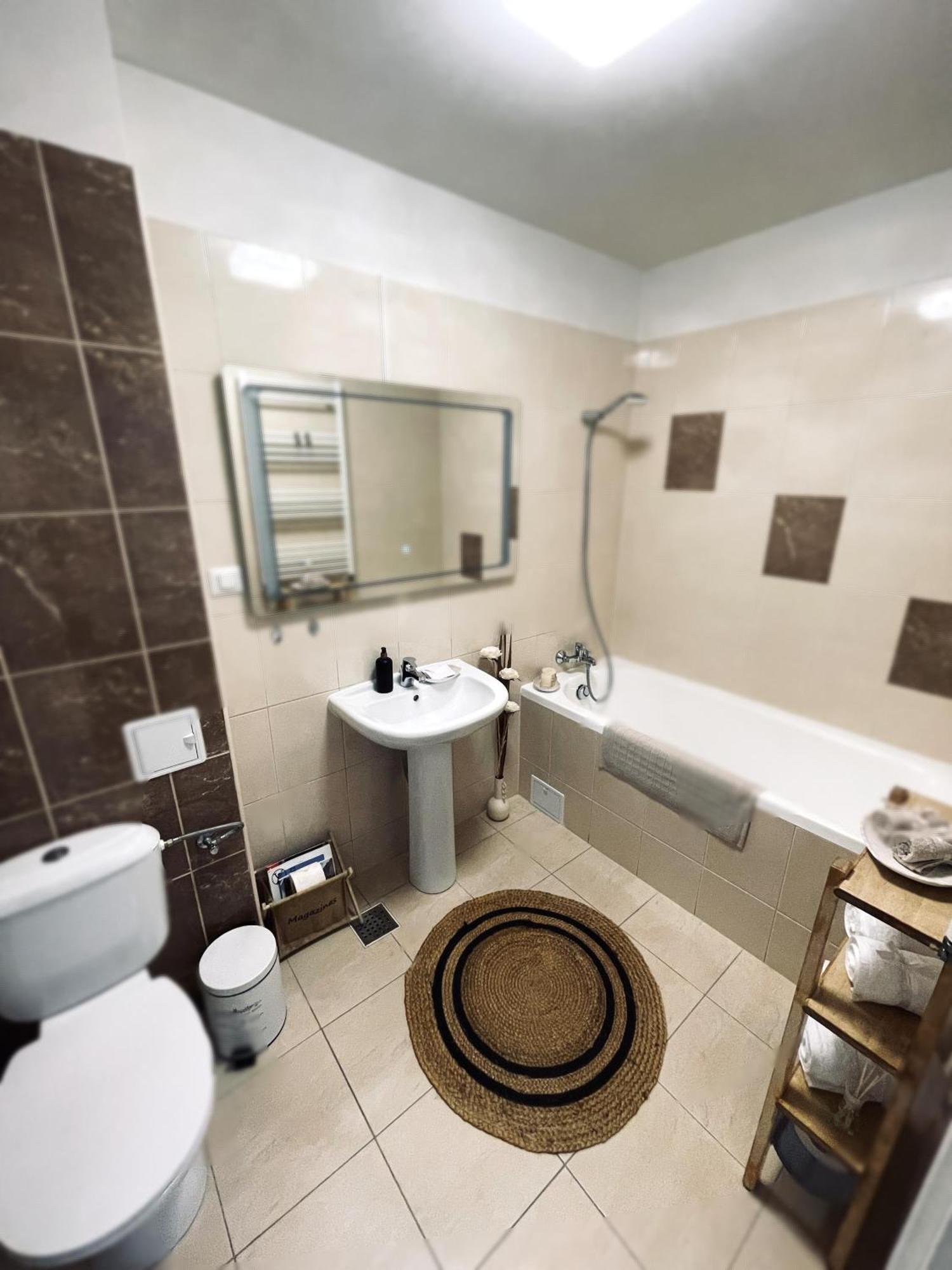 Jsn House - Private Parking & Premium Services Бухарест Екстер'єр фото