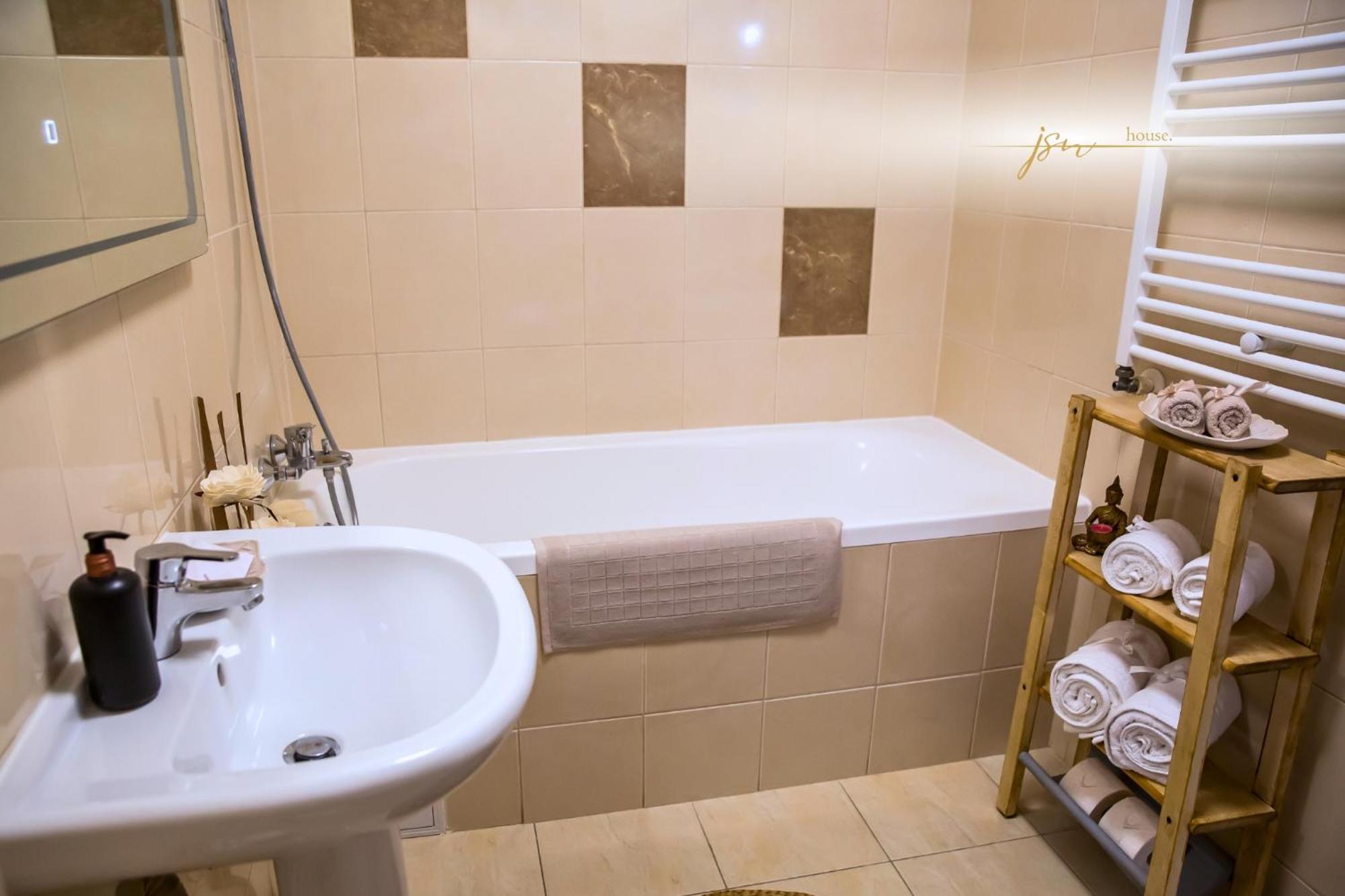 Jsn House - Private Parking & Premium Services Бухарест Екстер'єр фото